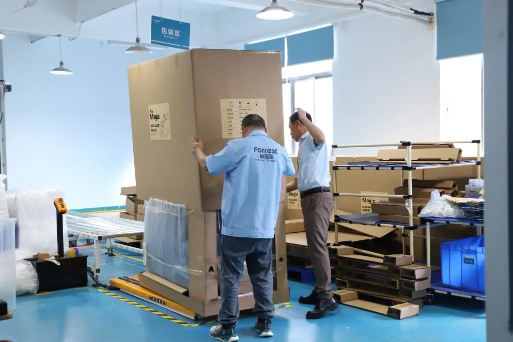 Mehrere Massage Chairs auf der Forrest Produktionslinie – in großem Maßstab gebaut, termingerecht geliefert.