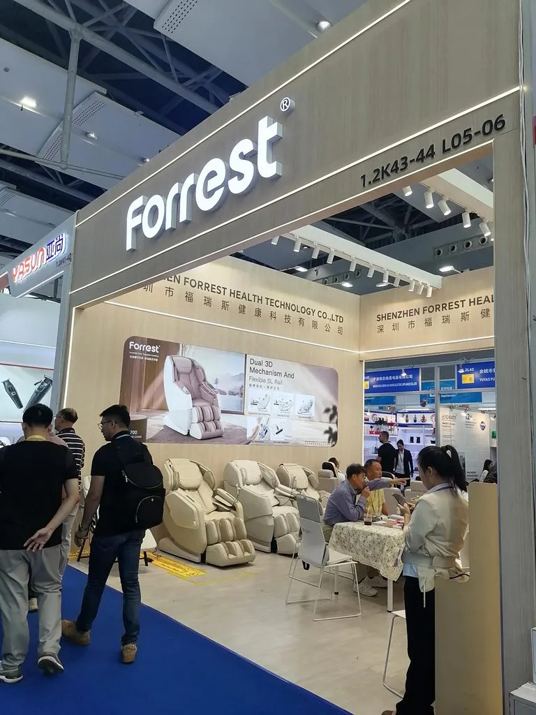 Live at Canton Fair: Buyers exploring Forrest's full range of massage solutions.