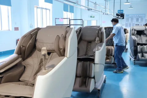 How does Forrest build massage chairs for B2B buyers? Inside our Shenzhen production line, OEM/ODM process, quality control, and what distributors, brand owners, and importers should know. Contact: info@forrestsz.com